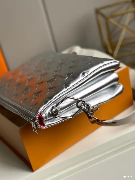 LOUIS COUSSIN PM VUITTON 0601